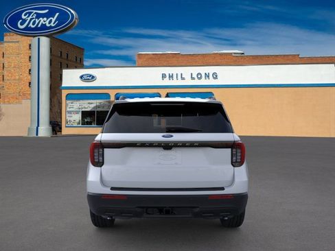 New 2026 Ford Explorer Active image 5