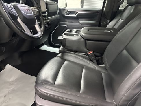 Used 2025 GMC Sierra 1500 SLT AWD/4WD image 13