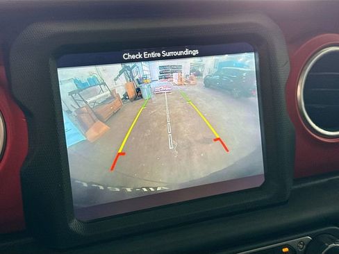 Used 2018 Jeep Wrangler Unlimited Rubicon w/ Dual Top Group image 14