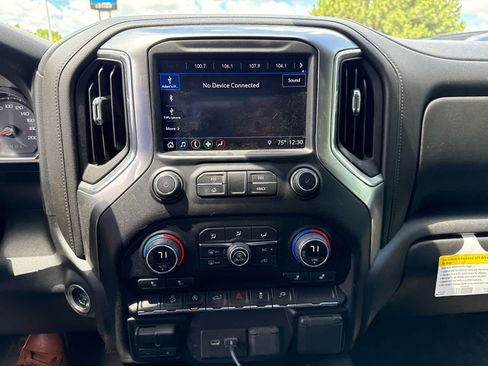 Used 2019 Chevrolet Silverado 1500 RST w/ True North Edition AWD/4WD image 10