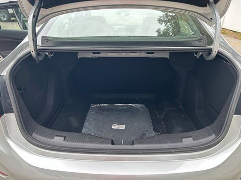 Used 2019 Chevrolet Cruze LS w/ LS Convenience Package FWD image 18