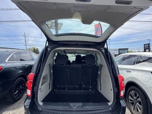 Used 2014 Dodge Grand Caravan American Value Package FWD image 16