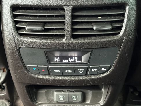 Used 2020 Acura MDX SH-AWD image 16