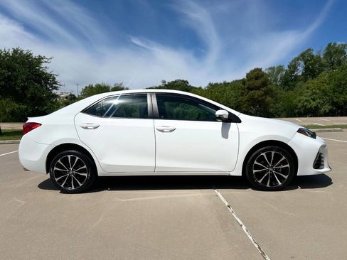 Used 2017 Toyota Corolla SE FWD image 6