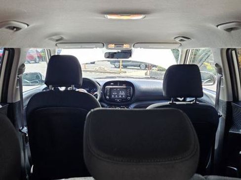 Used 2020 Kia Soul S FWD image 10