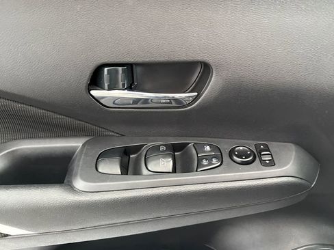 Used 2021 Nissan Kicks SV FWD image 5