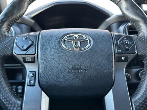 Used 2017 Toyota Tacoma TRD Sport w/ Premium & Technology Package AWD/4WD image 33