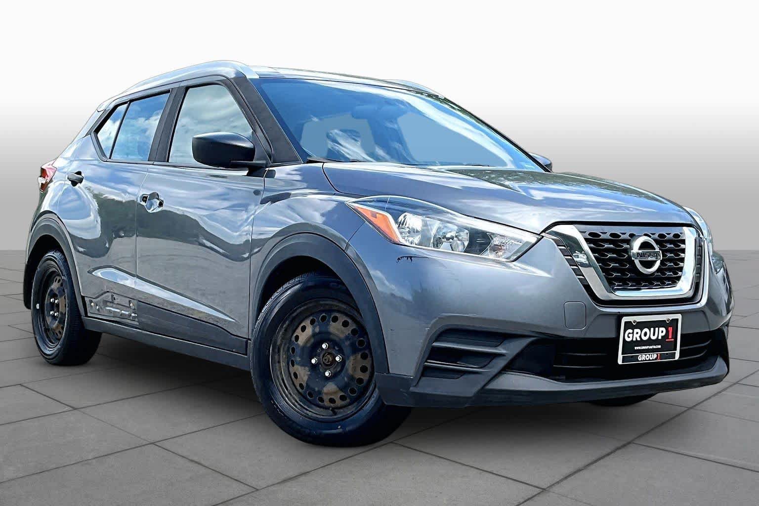 Used 2019 Nissan Kicks S FWD image 3