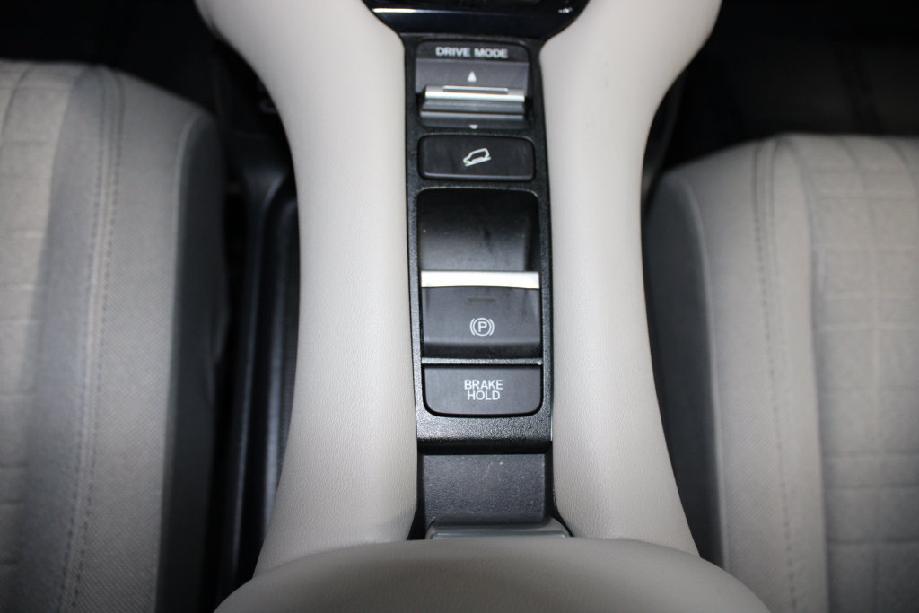 Used 2024 Honda HR-V LX image 17