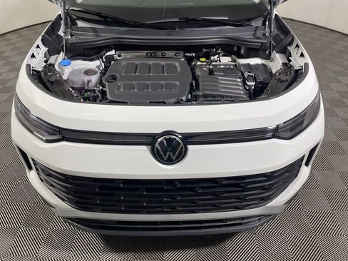 New 2026 Volkswagen Tiguan SE image 25