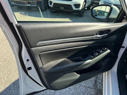Used 2023 Nissan Altima 2.5 SV image 10