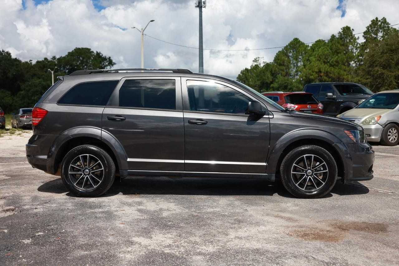 Used 2018 Dodge Journey SE w/ Connectivity Group FWD image 13