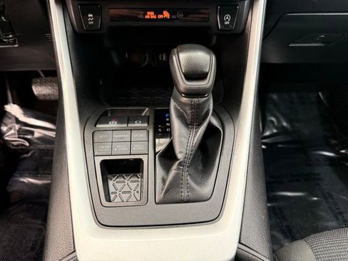 Used 2024 Toyota RAV4 LE image 37