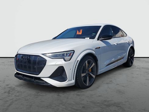 Used 2022 Audi e-tron S Premium Plus w/ 21" Black Optic Package image 2