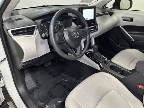 Used 2025 Toyota Corolla Cross L FWD image 23
