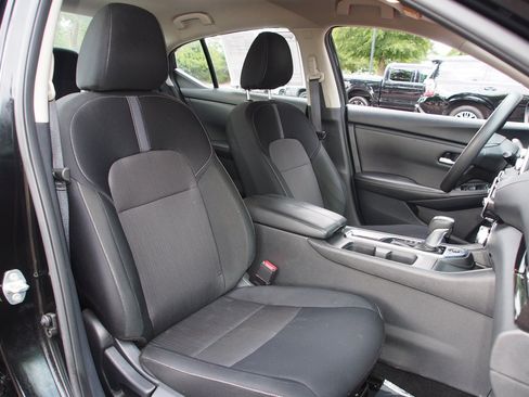 Used 2025 Nissan Sentra SV FWD image 11