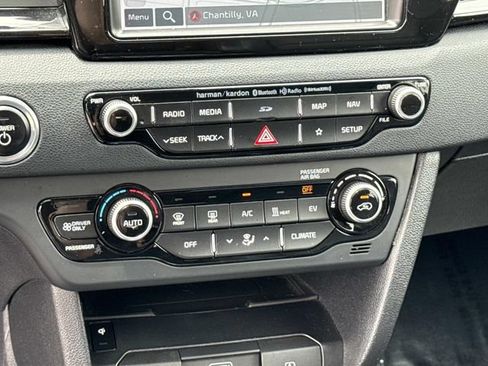 Used 2019 Kia Niro EX Premium w/ Cold Weather Package 1.0 FWD image 22