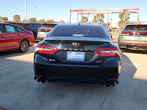 Used 2022 Toyota Camry XSE image 6