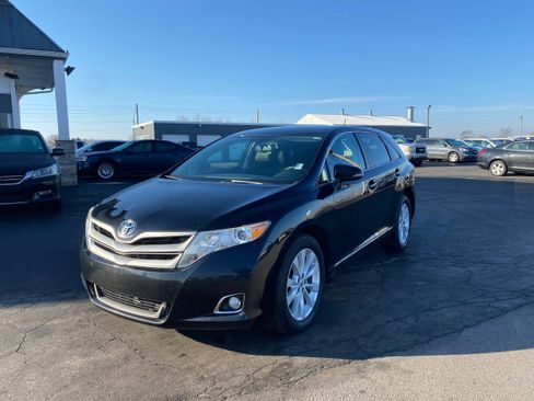 Used 2013 Toyota Venza LE image 1