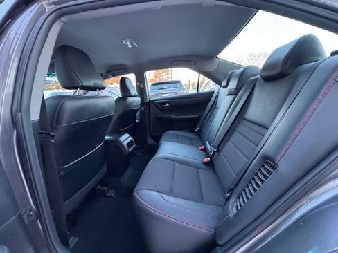 Used 2016 Toyota Camry SE image 14