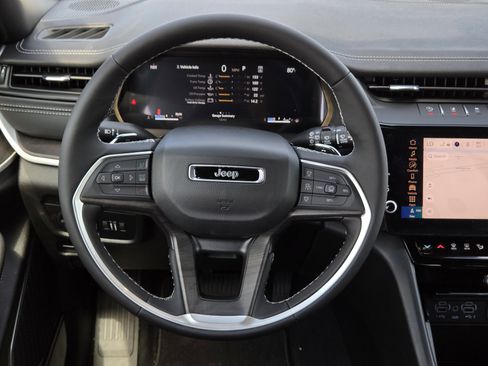 New 2026 Jeep Grand Cherokee Limited w/ Limited Altitude Package AWD/4WD image 22