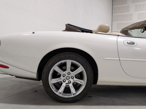 Used 2003 Jaguar XK8 Convertible image 36