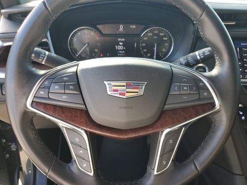 Used 2020 Cadillac XT5 Premium Luxury image 23
