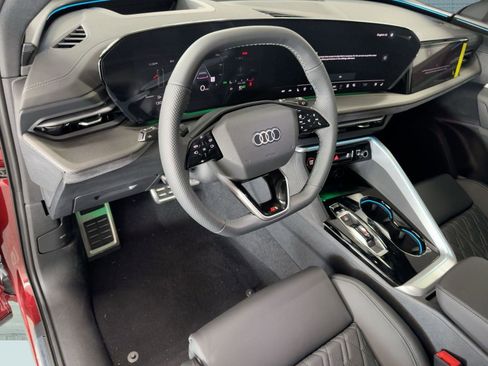 New 2025 Audi SQ5 Prestige image 4