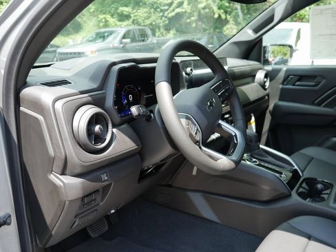 New 2025 Chevrolet Colorado Trail Boss w/ Midnight Edition image 10