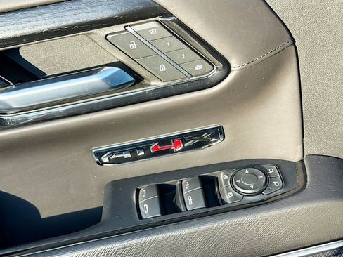 Used 2022 GMC Sierra 1500 AT4X image 18