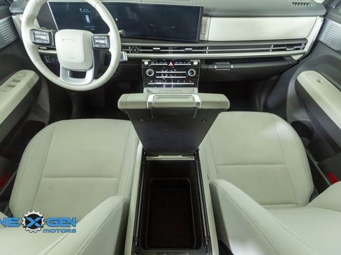 Used 2024 Hyundai Santa Fe SE AWD/4WD image 31