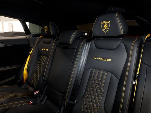 Used 2024 Lamborghini Urus Performante AWD/4WD image 60