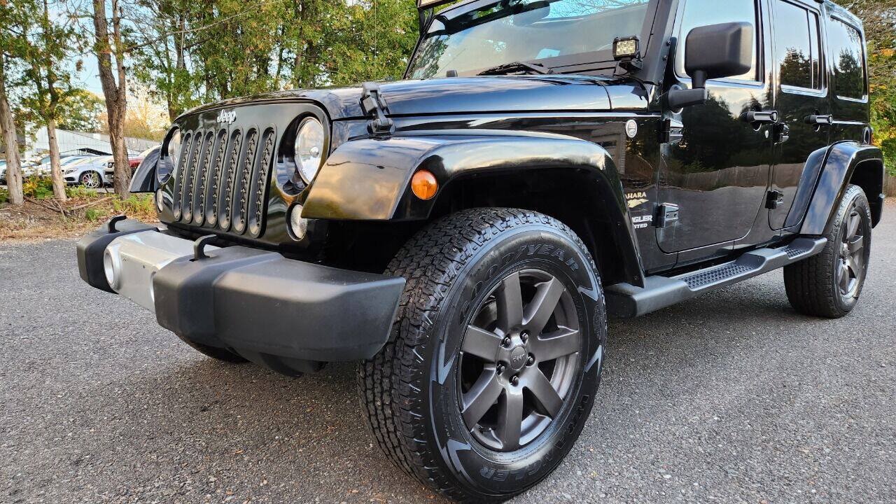 Used 2015 Jeep Wrangler Unlimited Sahara AWD/4WD image 8