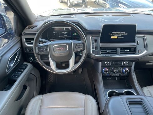 Used 2023 GMC Yukon XL SLT image 5