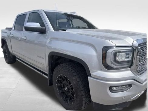Used 2018 GMC Sierra 1500 Denali w/ Denali Ultimate Package AWD/4WD image 7