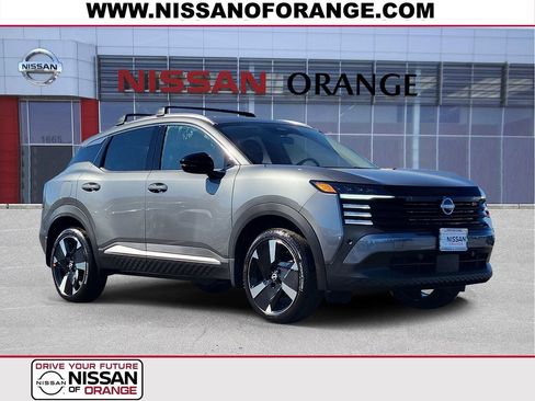 New 2026 Nissan Kicks SR w/ SR Premium Package FWD image 1