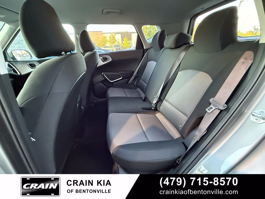 Used 2025 Kia Soul LX w/ LX Technology Package FWD image 25