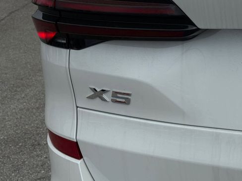 New 2026 BMW X5 xDrive40i w/ Executive Package image 10