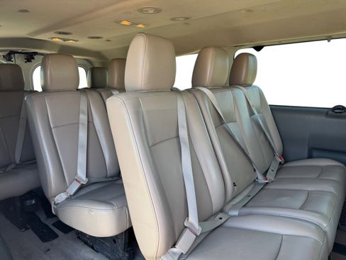 Used 2016 Nissan NV 3500 SL image 17