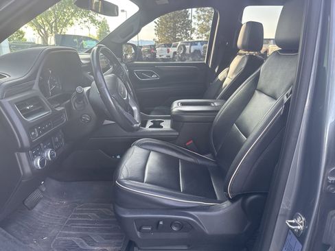 Used 2021 GMC Yukon SLT w/ SLT Luxury Plus Package image 3