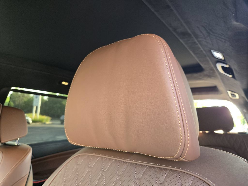 Certified 2025 BMW X7 M60i AWD/4WD image 18