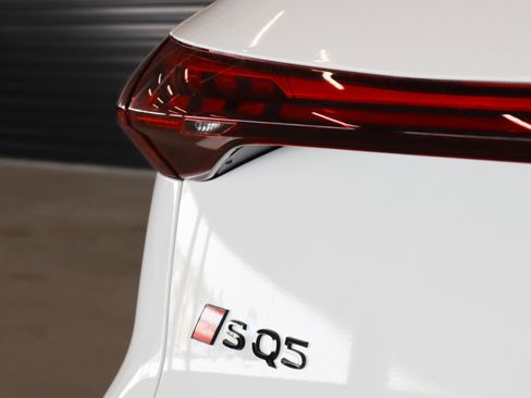 New 2025 Audi SQ5 Premium Plus image 30