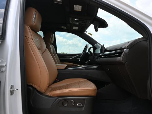Used 2023 Cadillac Escalade ESV Sport w/ Touring Package AWD/4WD image 25