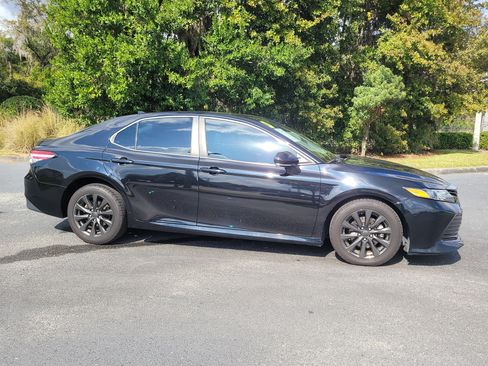 Used 2020 Toyota Camry LE image 8