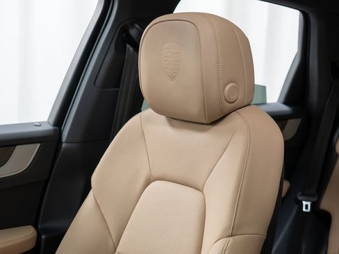 New 2026 Porsche Cayenne AWD/4WD image 17