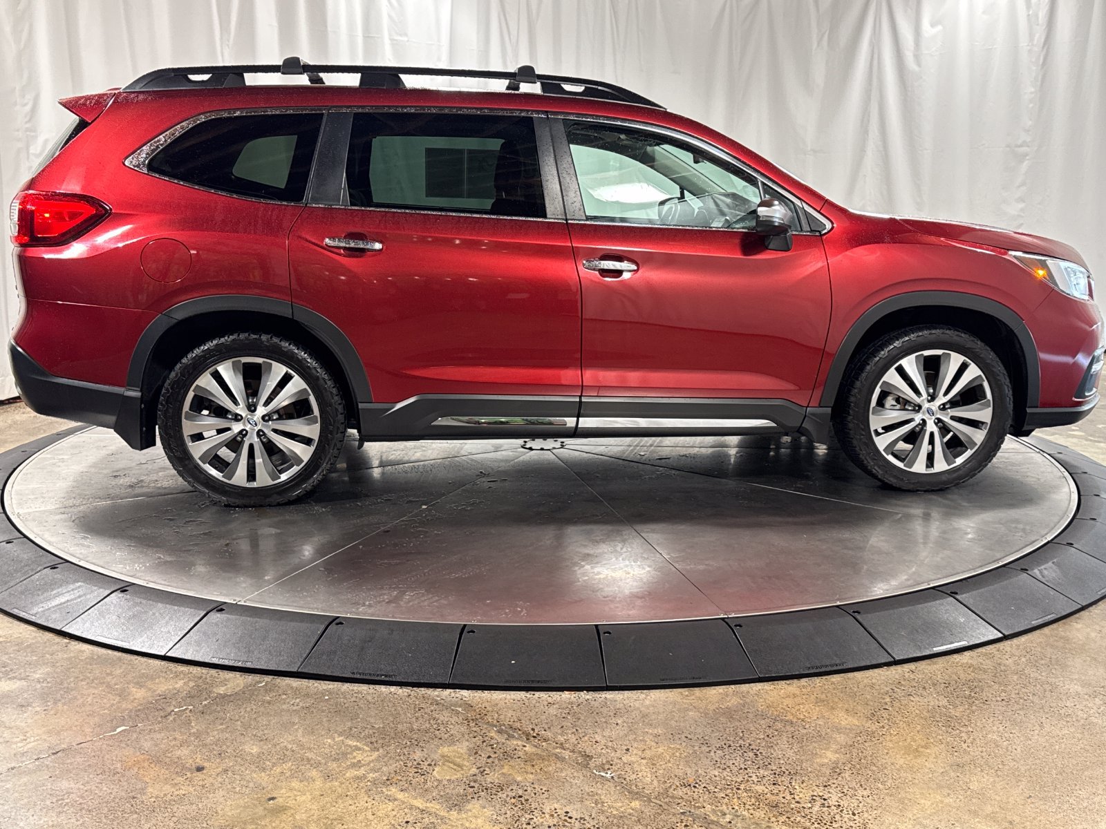 Used 2019 Subaru Ascent Touring AWD/4WD image 6