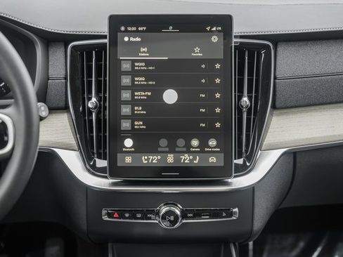 New 2026 Volvo XC90 B6 Plus w/ Protection Package Premier image 20