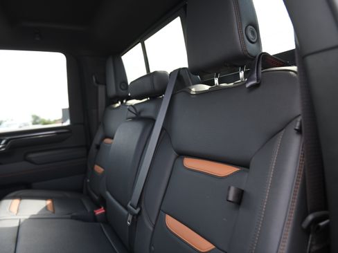 Used 2024 GMC Sierra 2500 AT4 w/ AT4 Premium Plus Package AWD/4WD image 16