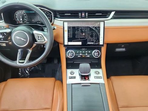 Used 2025 Jaguar F-PACE R-Dynamic S image 35