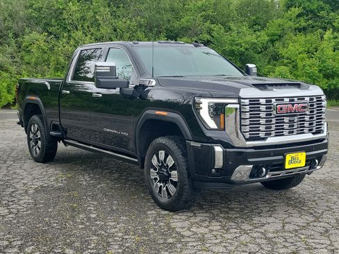 Used 2026 GMC Sierra 2500 Denali w/ Denali Reserve Package AWD/4WD image 3